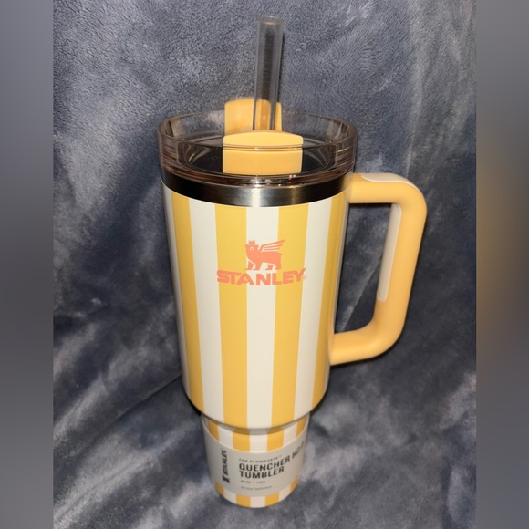 Stanley 40oz Tumbler with Yellow Stripes - Butter Cabana Gloss Stripe - NEW - Picture 1 of 2